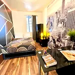 Roomies Hostel - Condesa