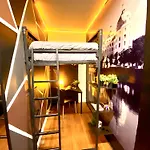 Roomies Hostel - Condesa
