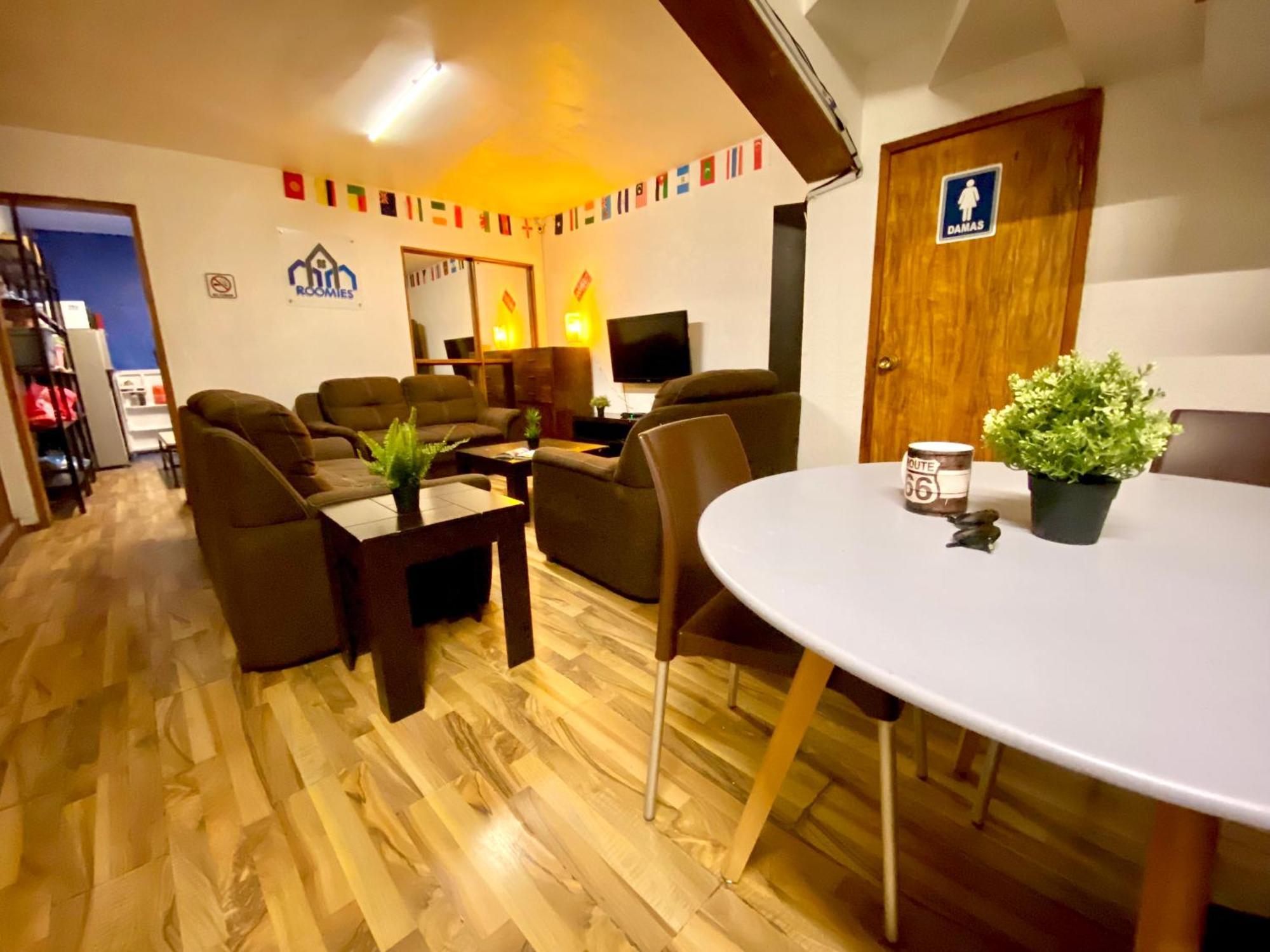 Roomies Hostel - Condesa *